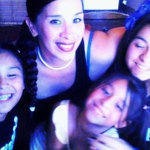 Meet your Posher, Lorie